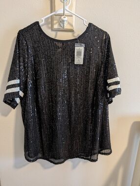 Torrid 1x Women's Abbey Sequin Football Stripe Black White Blouse NWT Plus Size